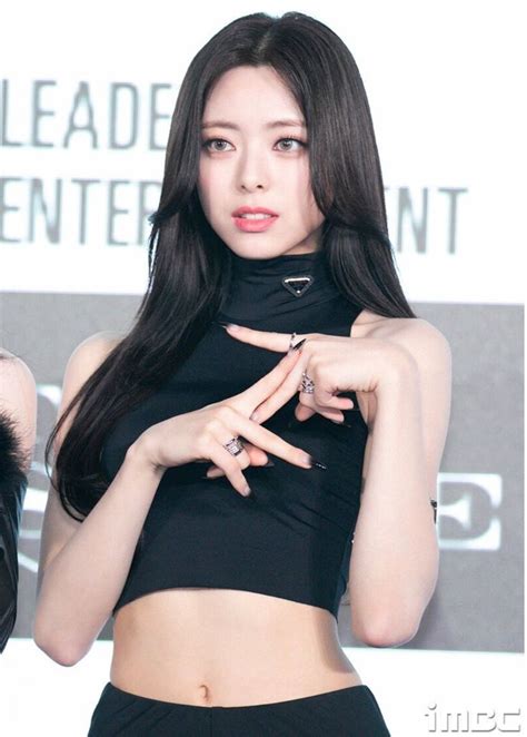 Pop Outfits K Pop Queen Suwon Idol Kpop Girl Groups Kpop Girls Itzy