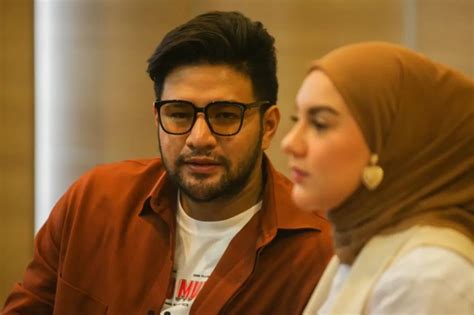 Ammar Zoni Galau Digugat Cerai Irish Bella Beri Kode Kondisinya Tidak Baik