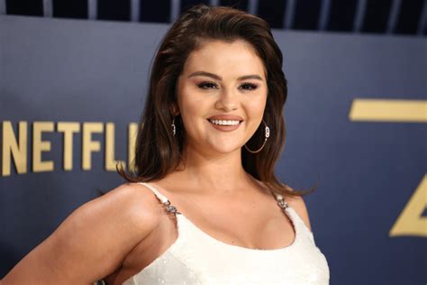 Selena Gomez Shares Intimate Relationship Photos With Boyfriend Parade