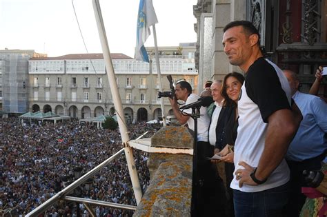 Scaloni ovacionado en María Pita