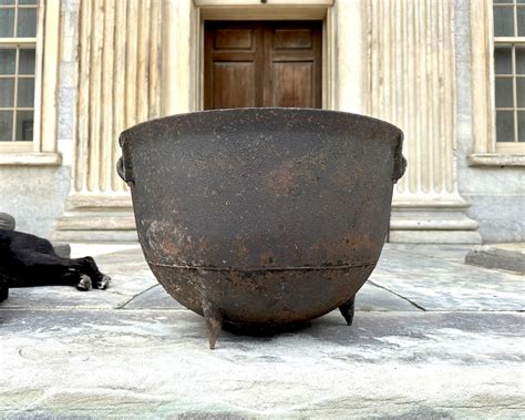 Extra Large Antique Cast Iron Cauldron With Great Look S Barn Find