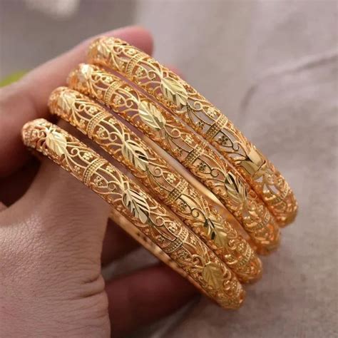 Mind Blowing Geougrous Amazing Gold Bangles Round Emerald Cut Daily