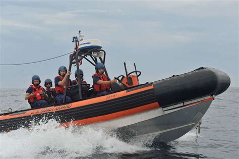 A Boat Crew From Coast Guard Cutter Tahoma Participates Nara And Dvids