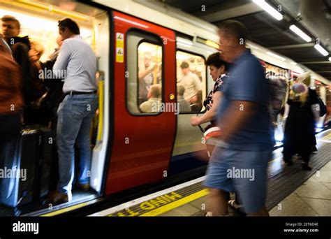 London Underground Passengers Crowded Hi Res Stock Photography And