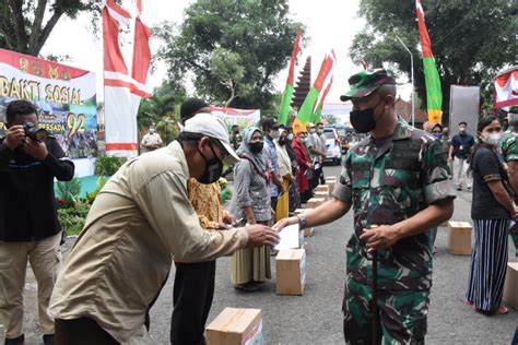 Alumni Akmil Bagikan Ribuan Paket Sembako News Klikjatim