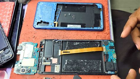 How I Restore Destroyed Samsung Old Cracked Phone Restoration Youtube