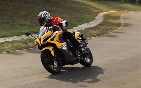 Bajaj Pulsar RS200 Review: First Ride Report