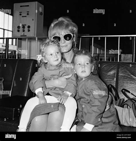 Petula Clark And Her Children Catherine 2 Years And Barbara 3 Years