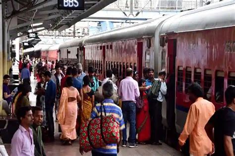 Train Cancelled Today छठ पूजा की भीड़भाड़ के बीच रेलवे ने आज कैंसिल कर