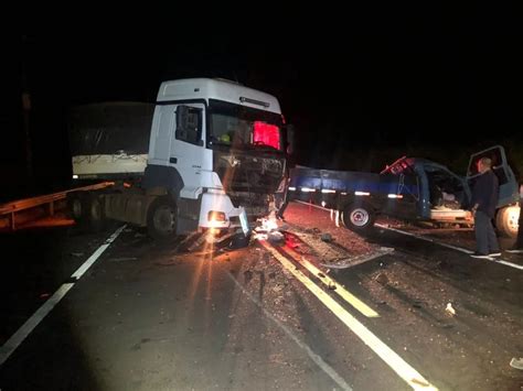 Acidente Na Sp Em Parapu Resulta Em Duas Mortes E Deixa Uma