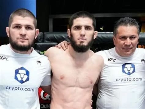 Islam Makhachev Acusa Charles Oliveira De Fugir De Poss Vel Duelo Entre