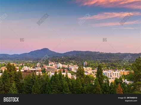 Eugene Oregon Usa Image And Photo Free Trial Bigstock