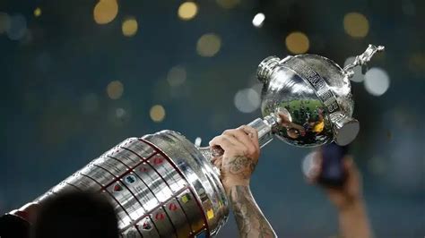 Treinador conquista Libertadores como jogador e técnico e faz história