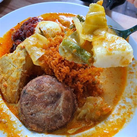 Lontong At Zareen S Kitchen Halal Tag Singapore