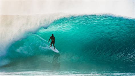 Surfer Sur Les Vagues Les Meilleurs Spots De Surf Mentawai