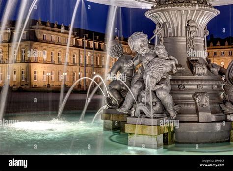 Fontaine Sur La Schlossplatz Quatre Personnages Symbolisent Les