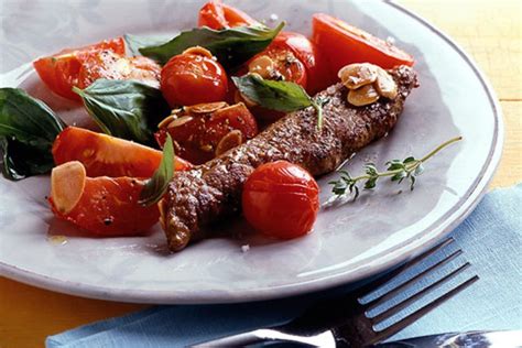 Lammfilets Mit Lauwarmem Tomatensalat Rezept Essen Und Trinken