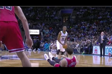 Kemba Walker Por Fin Consigue Ganarle Un Partido A Lebron James E