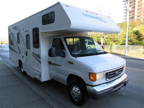 2004 Ford Majestic E 350 Class C Motorhome Victoria City Victoria