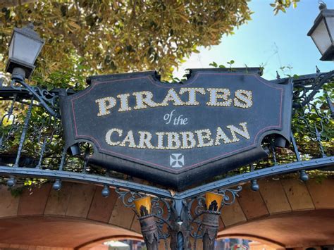 Pirates of the Caribbean Ride Review - Disney by Mark