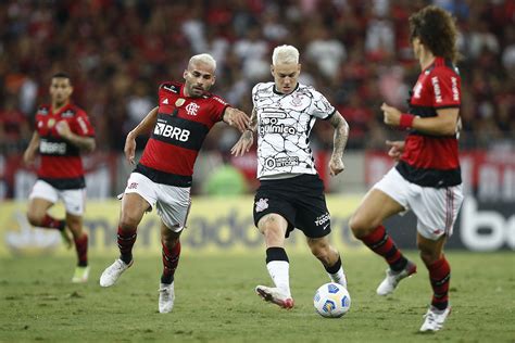 Corinthians Cria Pouco Sofre Gol Do Flamengo No Final E Perde Chance