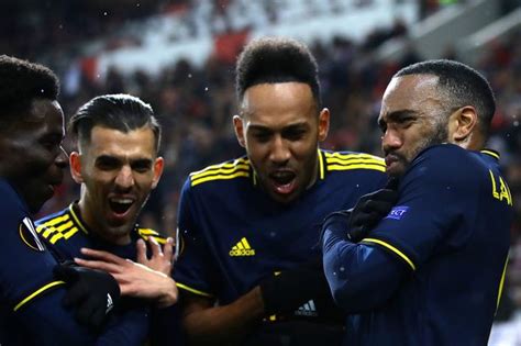 Gary Neville Compares Pierre Emerick Aubameyang To Thierry Henry After