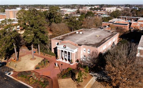 Pembrokes Lumbee Indian Community Helps Shift Robeson To The Right Wunc