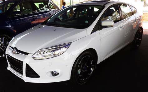 Detalhes Ford Focus Hatch 1 6 S E 2 0 Titanium