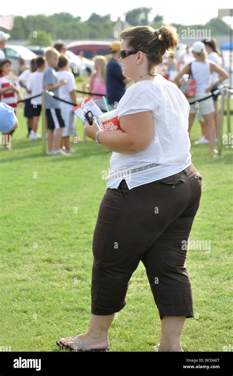 Obese Woman Walking Hi Res Stock Photography And Images Alamy