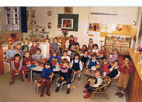 Photo De Classe Moyenne Section De Maternelle De 1982 ECOLE MONTMUZARD