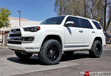 20x10 Fuel Off Road Sledge Matte Black W Gloss Black Lip On A 2016 Toyota 4runner Limited W