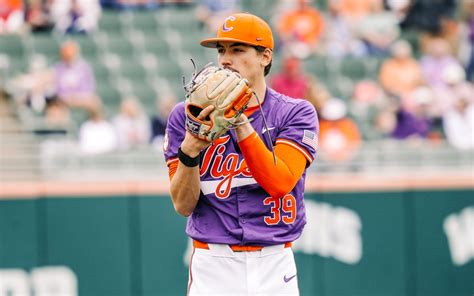 Clemson Baseball Goes Scoreless Against Nc State Loses First In Conference Series Clemson