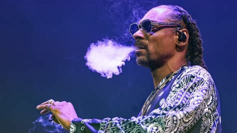 Internet Cracks Up As Snoop Dogg Says He Has Decided To Give Up Smoke