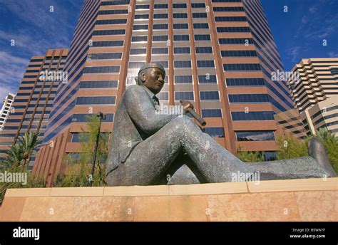 Usa America Arizona Phoenix A Navajo Indian Sculpture And A Monument To The Navajo Code Talkers