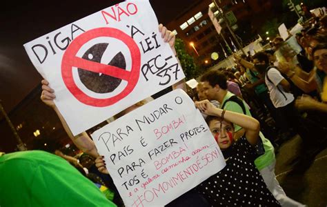 Os Melhores Cartazes Dos Protestos No Brasil Pensa Num Da Hora