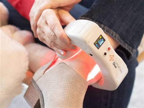 Lumacare Duo Handheld Low Level Laser Therapy Treats Pain Due To Acute