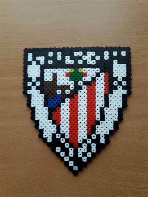 Escudo Athletic Colgar Hama Beads Corazones Escudo