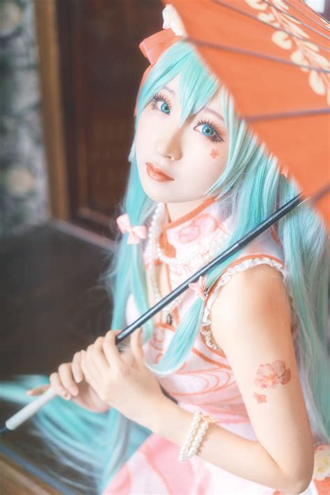 橘万里花 在最不卖萌网的cosplay作品初音旗袍cos