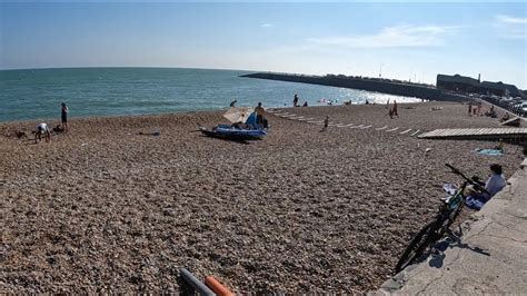 61 Metal Detecting Along Hastings Beach With The Nokta Makro Legend