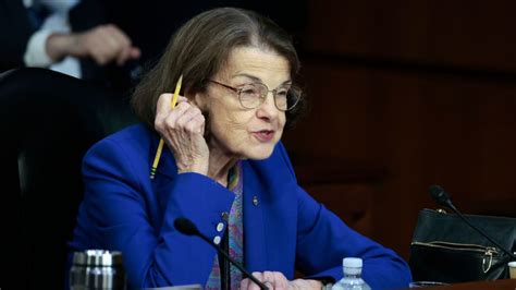 Dianne Feinstein 88 Failing To Recognize Senate Colleagues Say Sources Fearing For Her Health