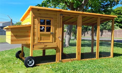 Cocoon Portable Chicken Coop With Solid Roof Xwr Cocoon