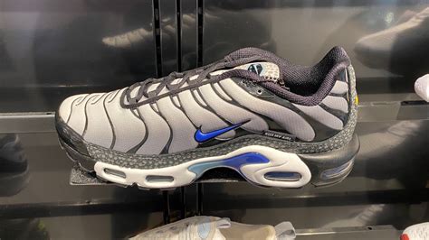 Nike Air Max Plus Kiss My Airs Metallic Silver Cement Grey Black