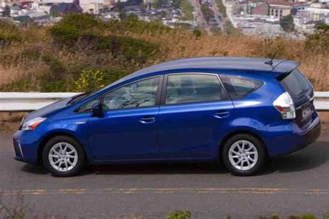 Toyota Prius vs. Prius c vs. Prius v: What's the Difference? - Autotrader