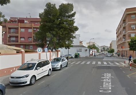 Un Hombre Amenaza Con Quemarse A Lo Bonzo En Almendralejo Hoy