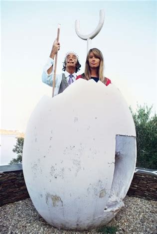 Salvador Dali et Françoise Hardy dans loeuf by Jean Marie Périer on artnet