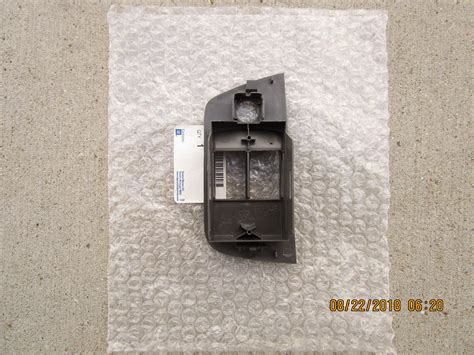 08 15 CHEVY EXPRESS FRONT LEFT SIDE MASTER POWER WINDOW SWITCH BEZEL