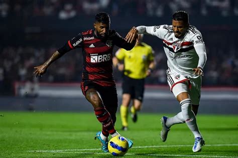 Jornalista Bate O Martelo E Crava Escala O Ideal Para O Flamengo