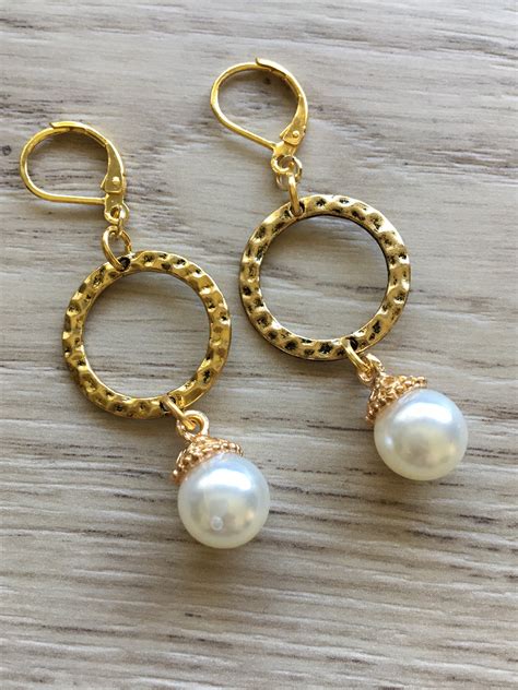 Boucles D Oreilles Pendantes Perle Blanche Et Or Accessoires Femme