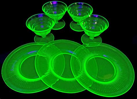 Lot 7 Pc Vaseline Glass Plates And Sherbet Cups