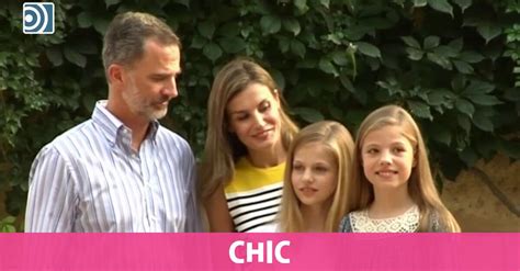 La Familia Real Realiza El Tradicional Posado En Marivent Chic